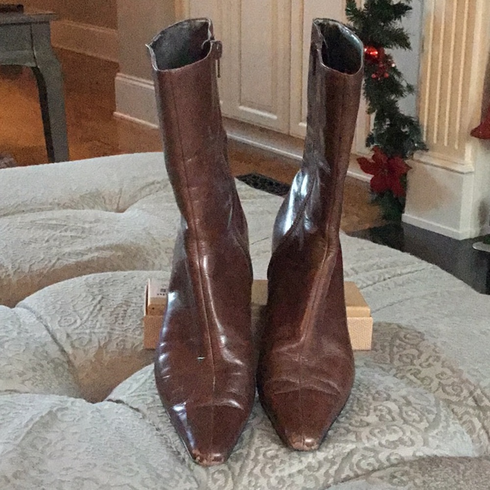 Nine West brown leather boots with block heel.